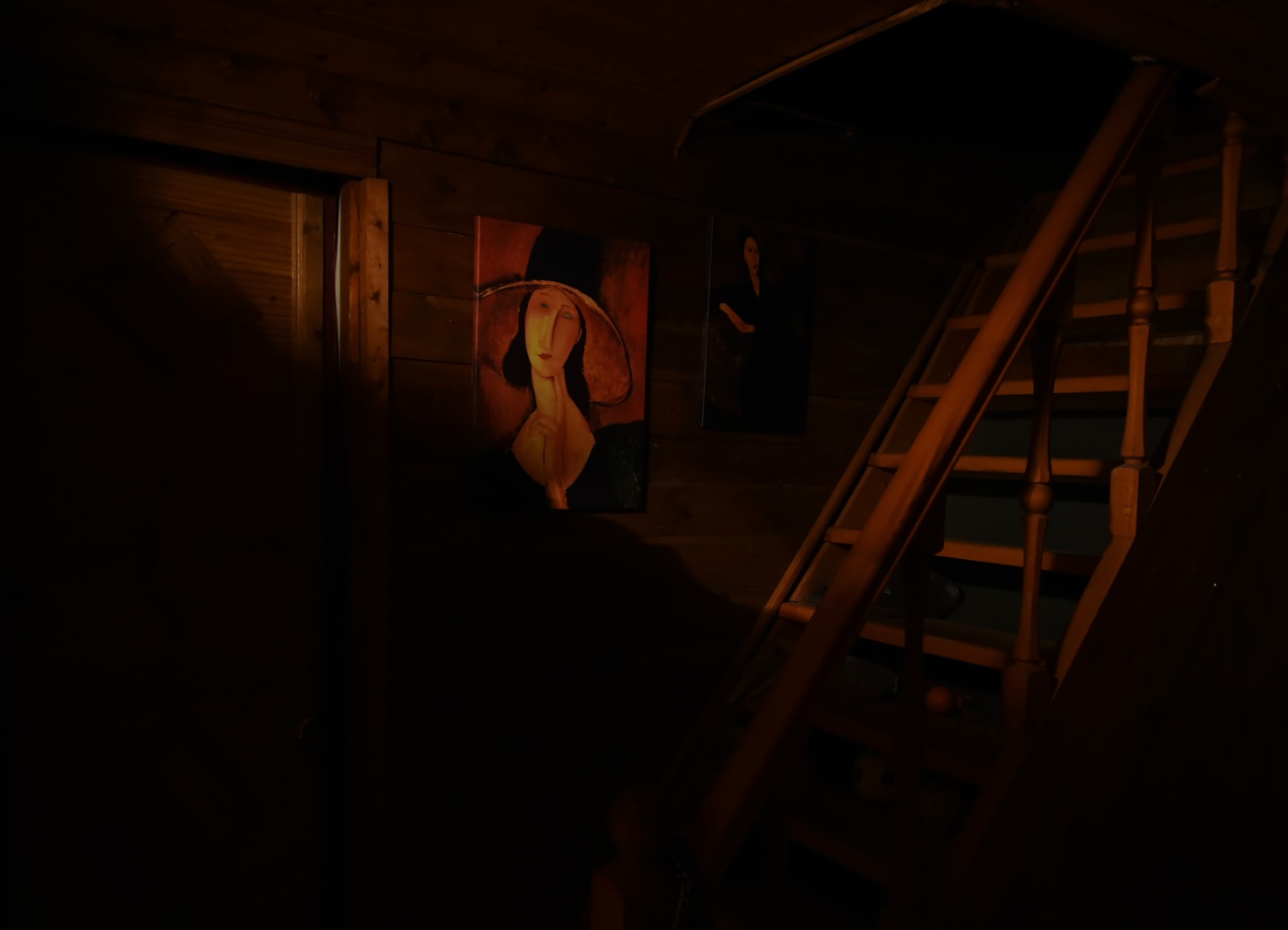 "Вечер надвинулся тихо, плеч белизну оттенив..."