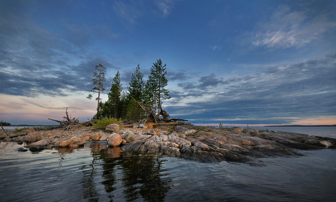 Одинокий остров.