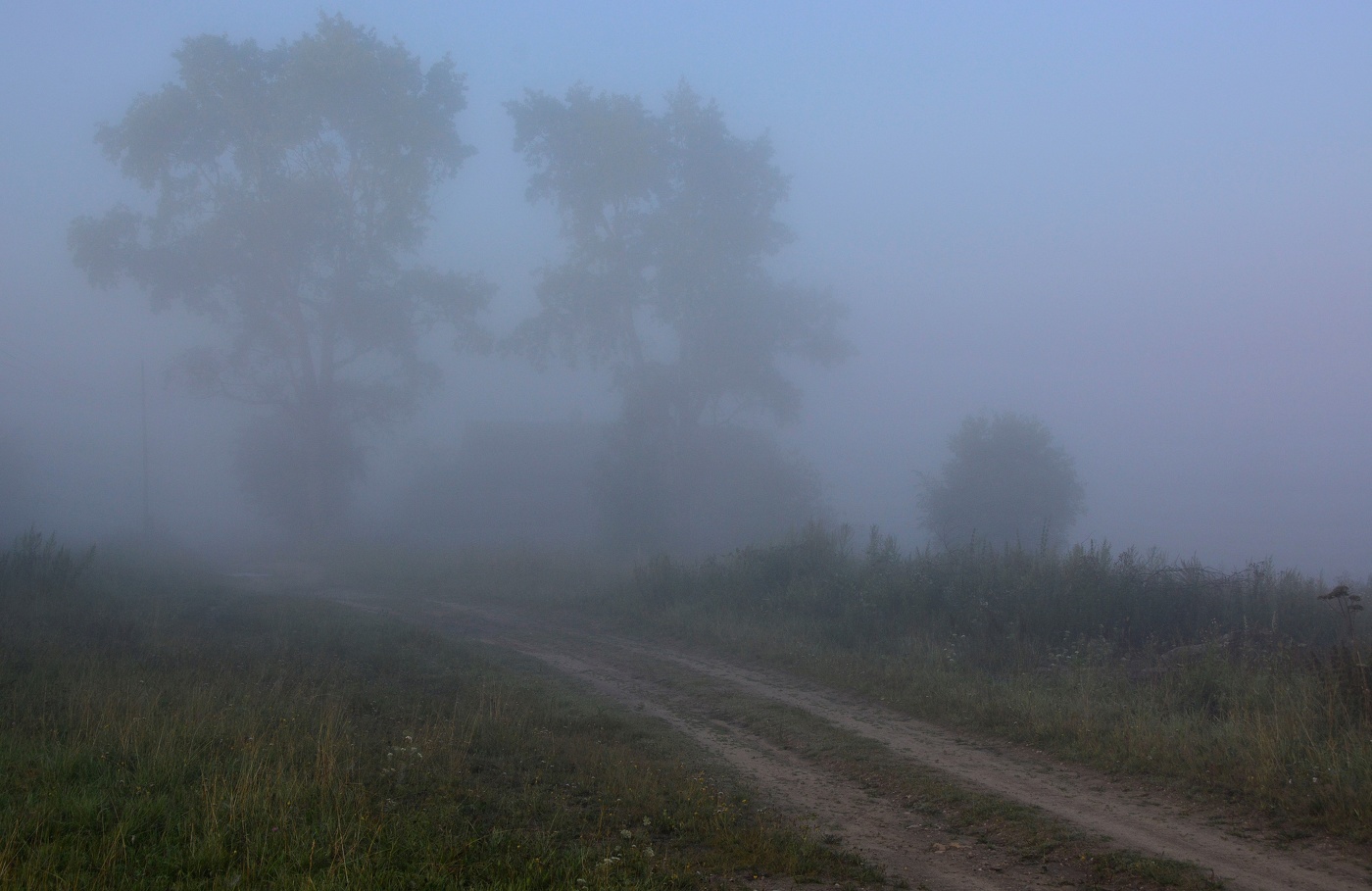 "Тишь, безмолвие... Безмятежен ранний день..."