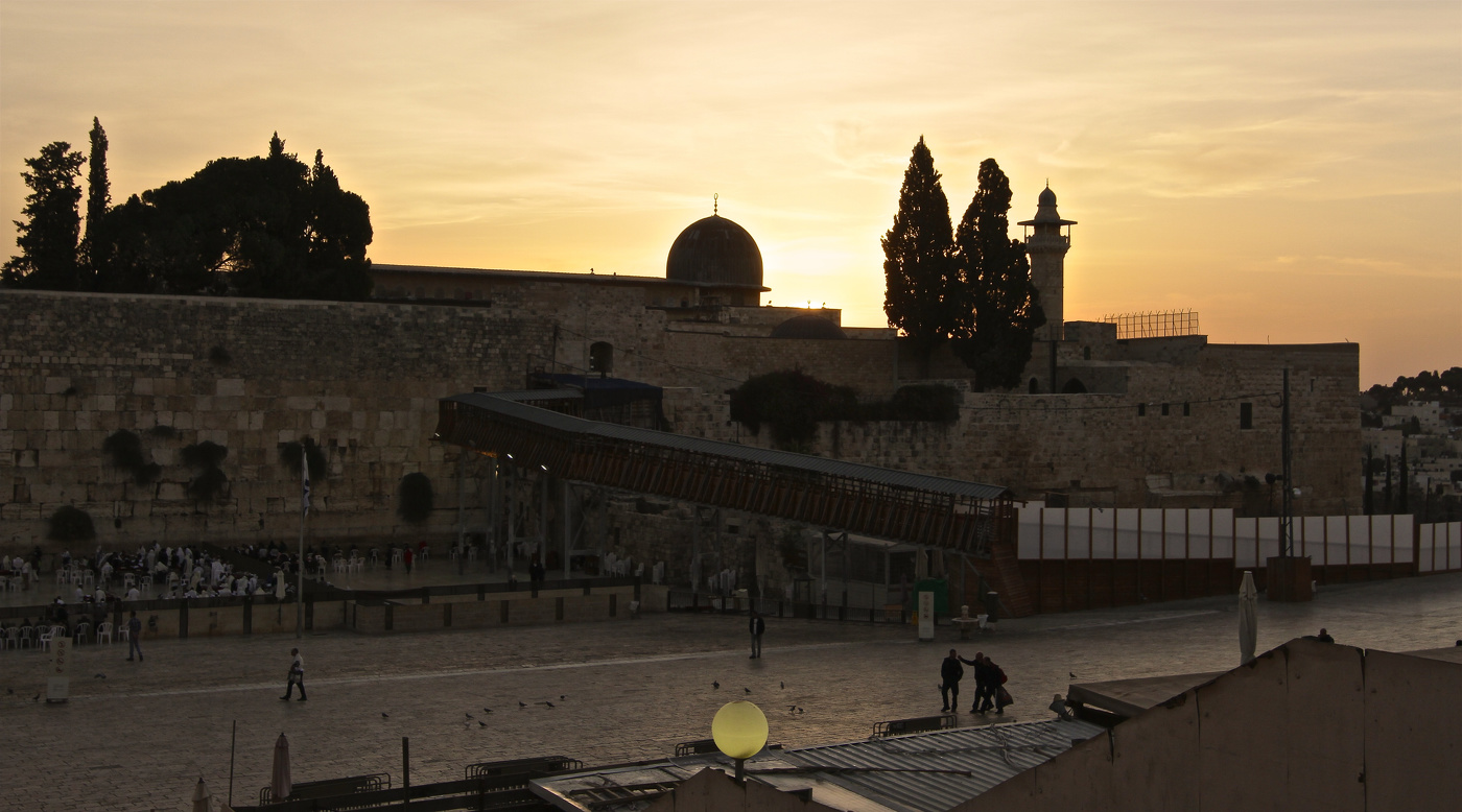 Субботним утром у Стены плача