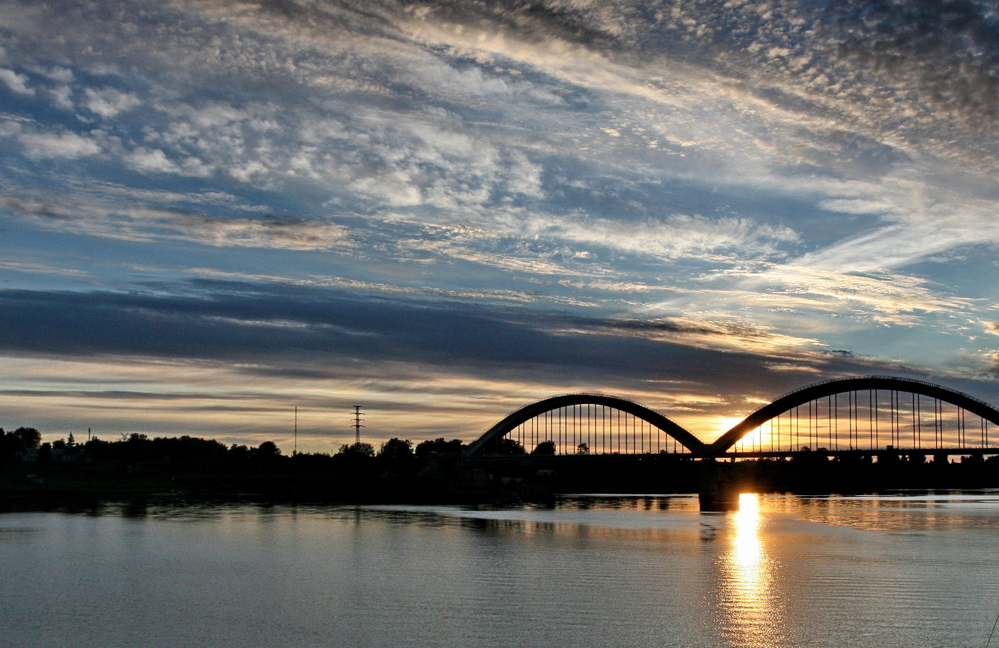 Закат на озере