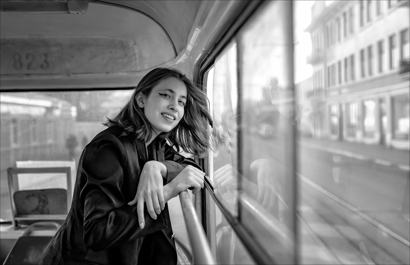 В старом трамвае.