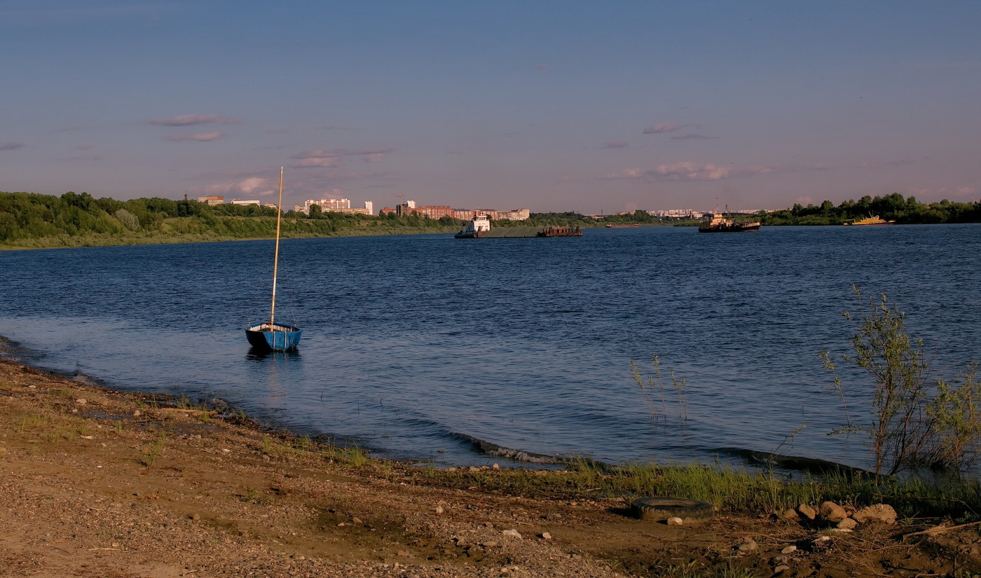 **Июньский вечер.*