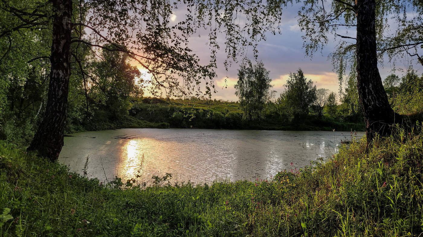 В озёрной глади ,отражаясь..