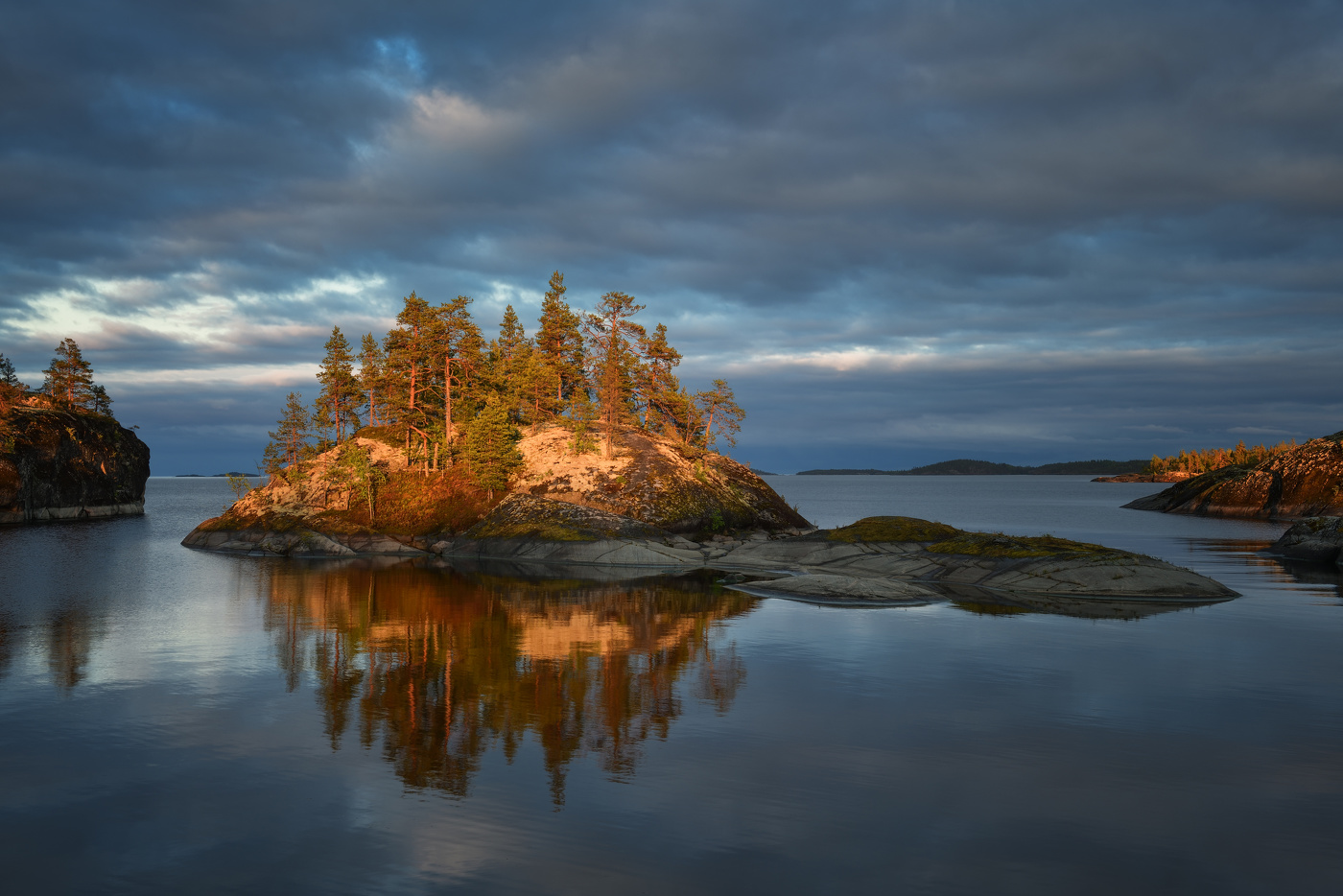 Вечер, камни и вода...
