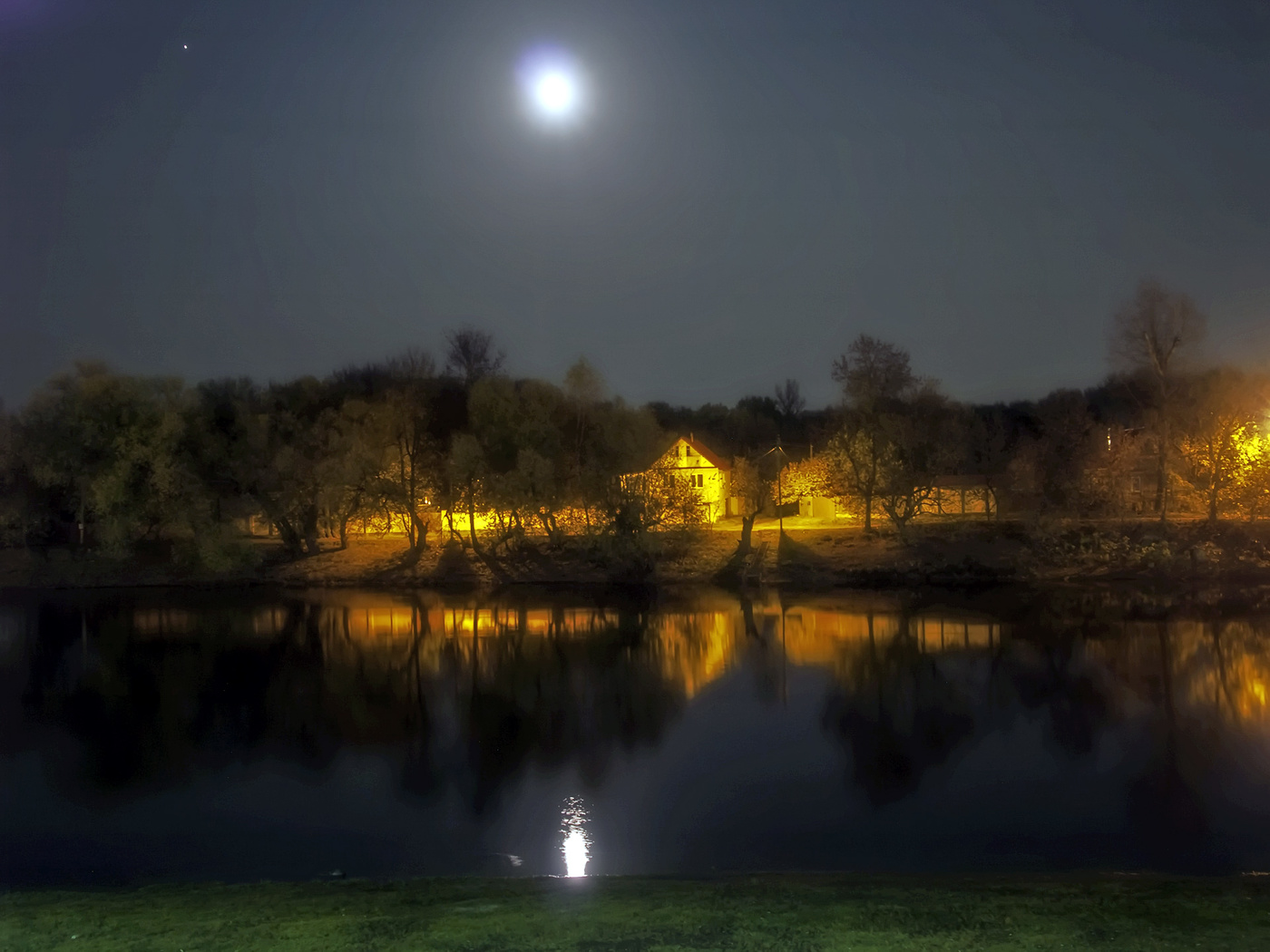 Луна над Десной.