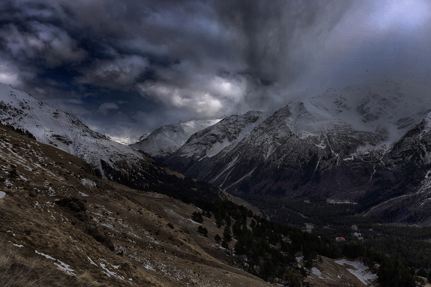 метель в горах Кавказа
