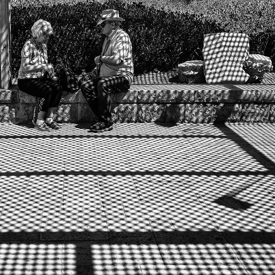 Пара в полутенях