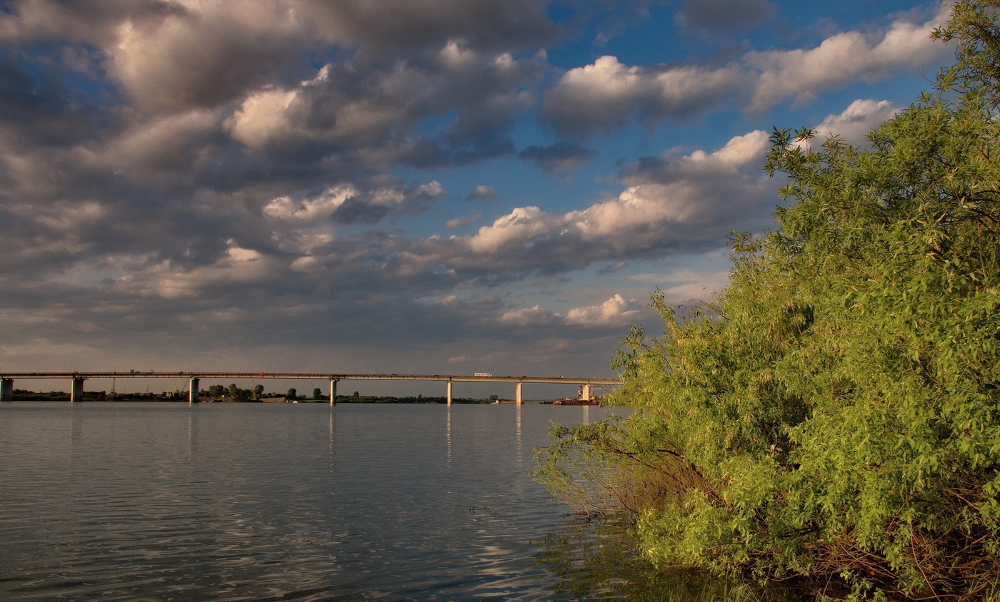 Летним вечером.