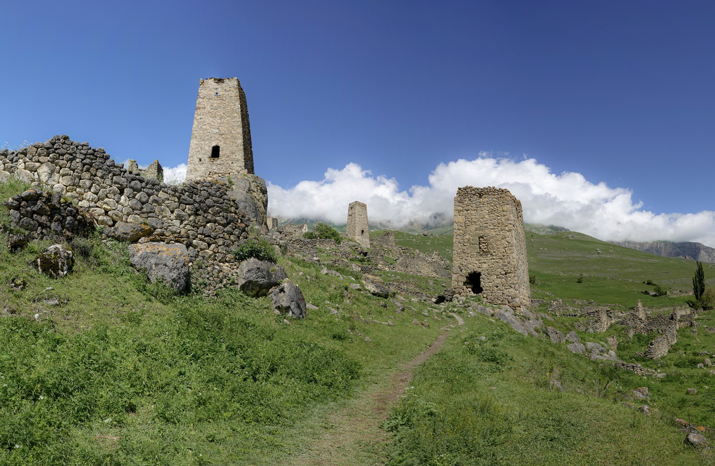 Родовые башни Осетии