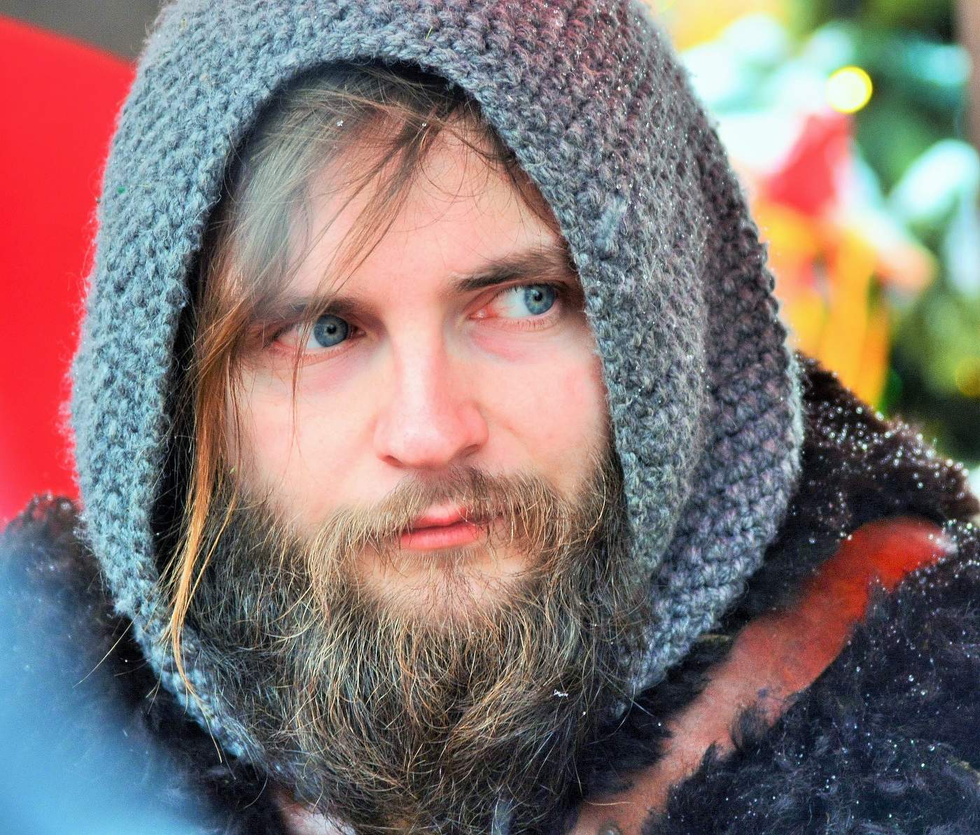 "Прошла, сказала "здрасьте" без надлома ..."