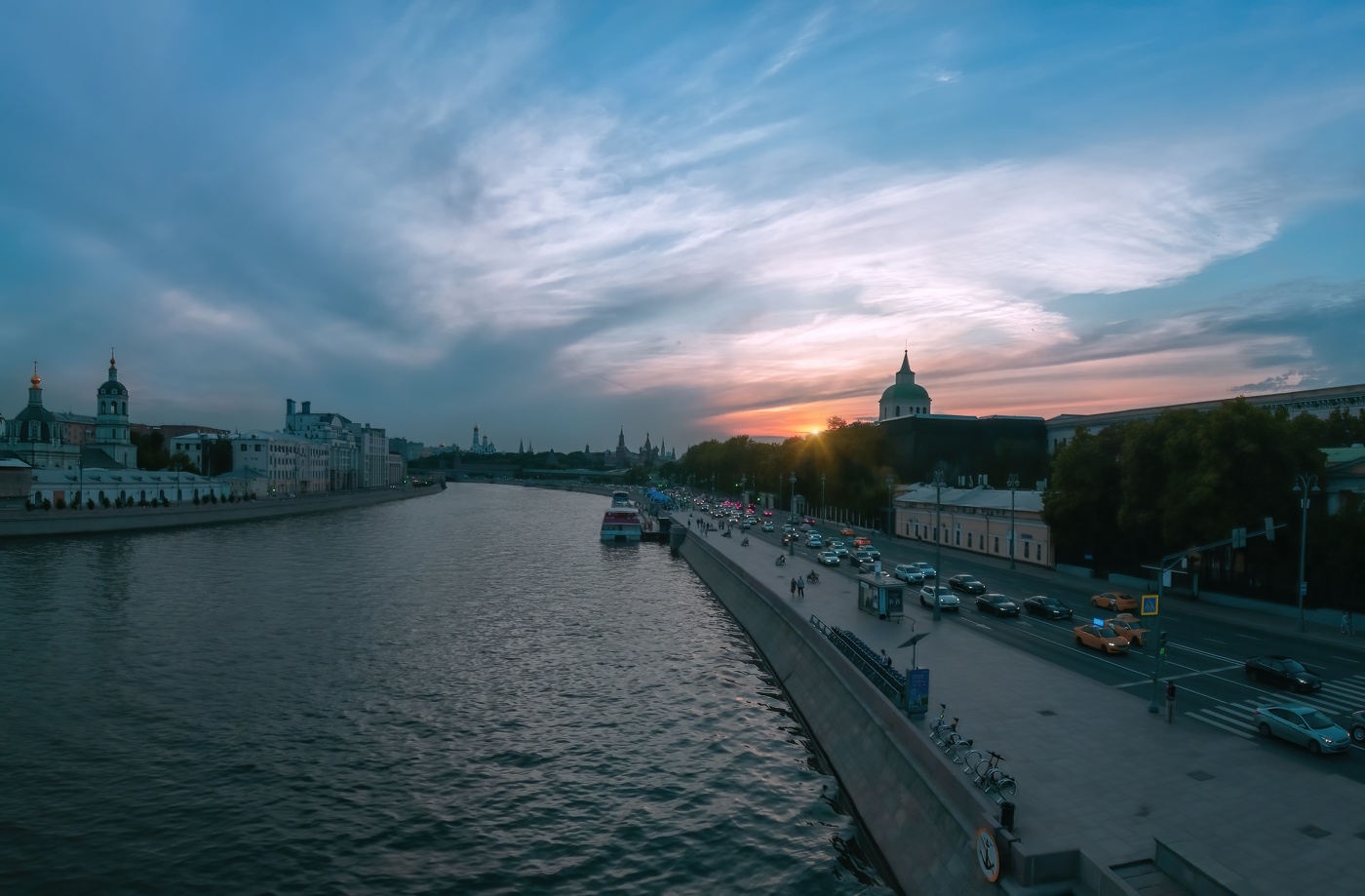 Москворецкая набережная