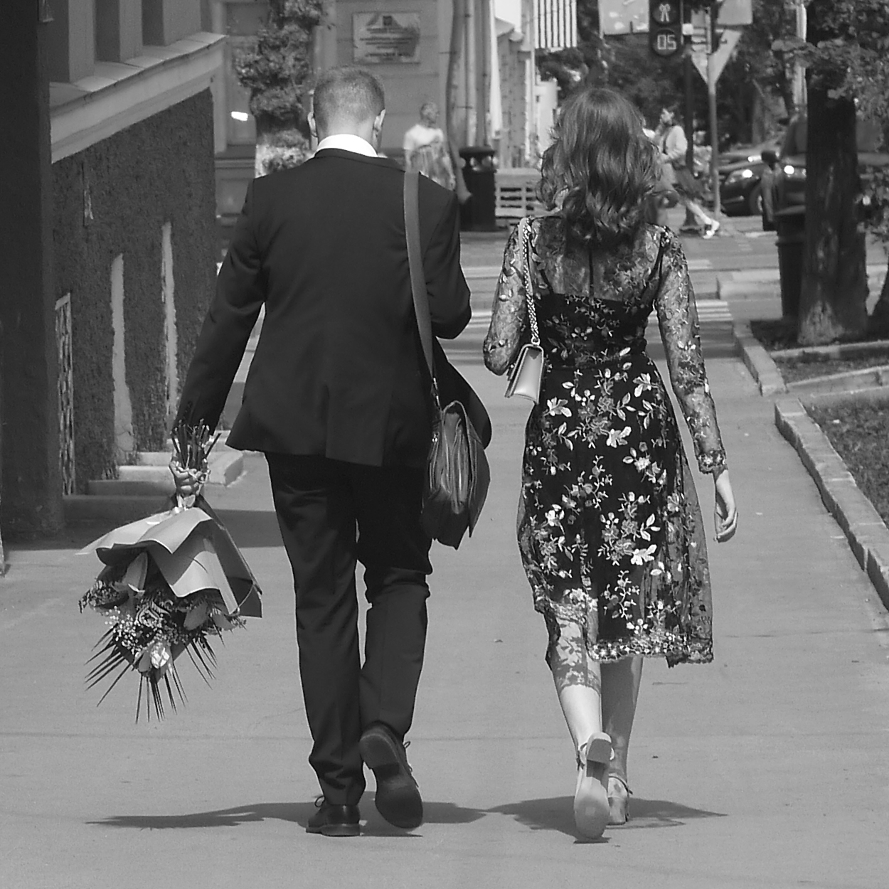 Двое и без оружия.