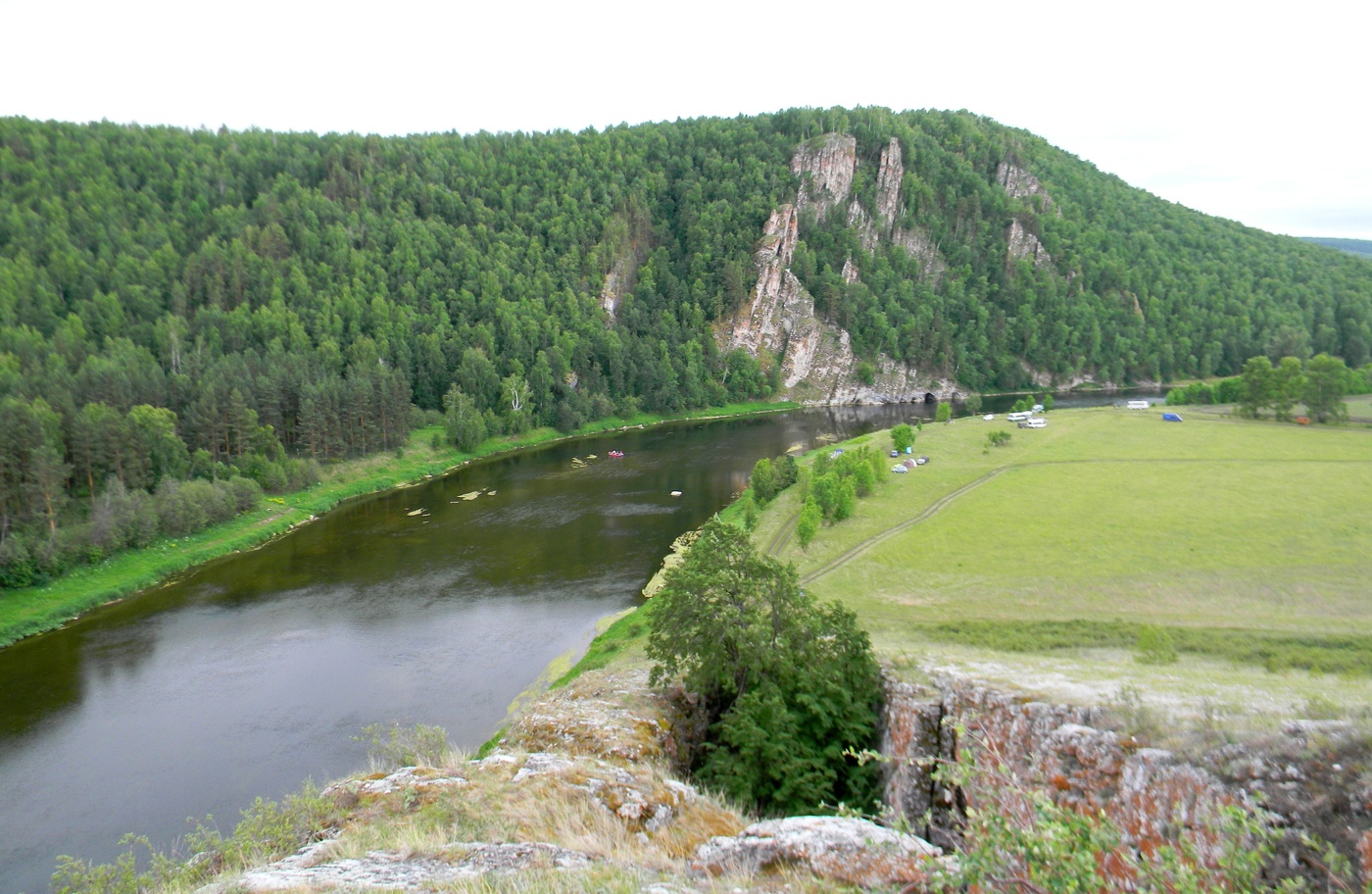 местечко - Каменные ворота на р.Ай