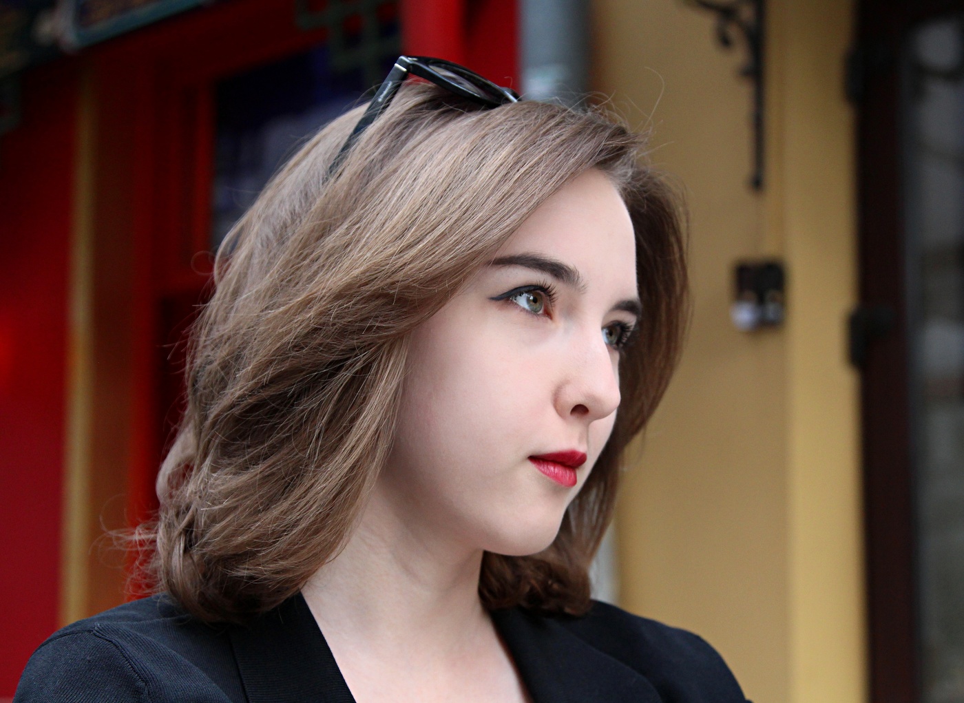 Портрет прохожей