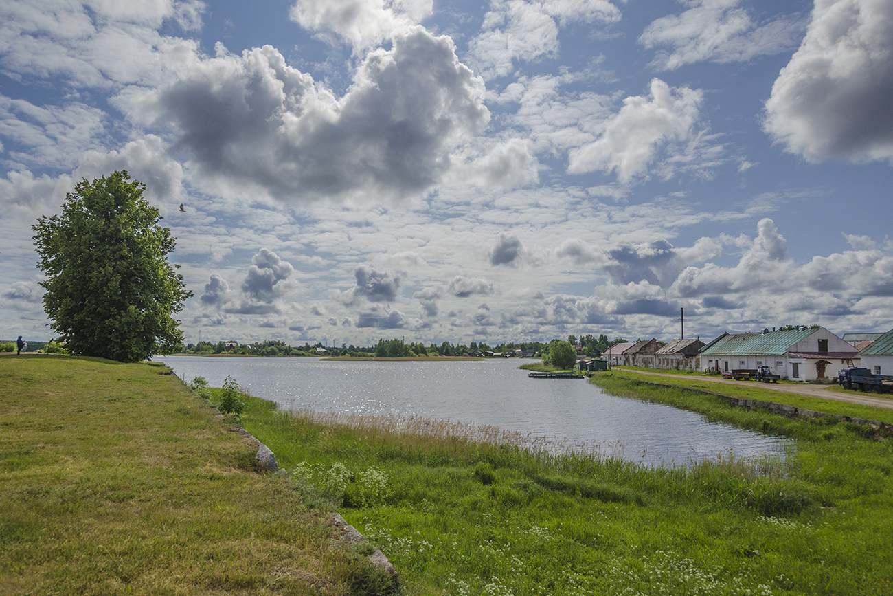 Залив на Столобном