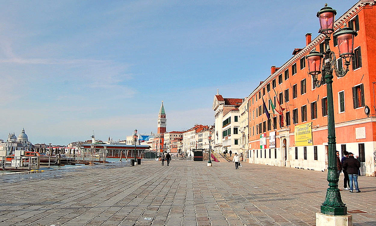 На набережной Венеции