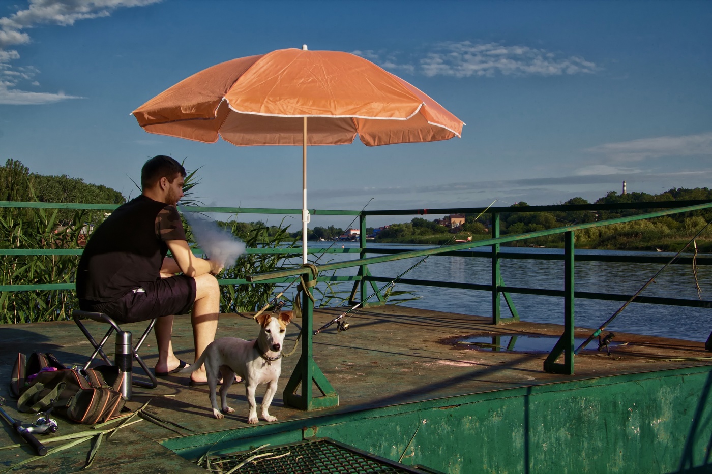 Подымить и рыбку поудить ..