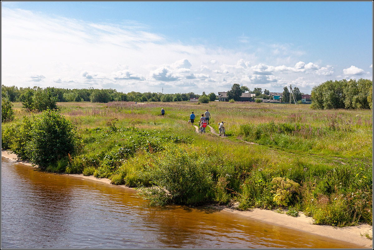 Жарким летним днём на дачу.