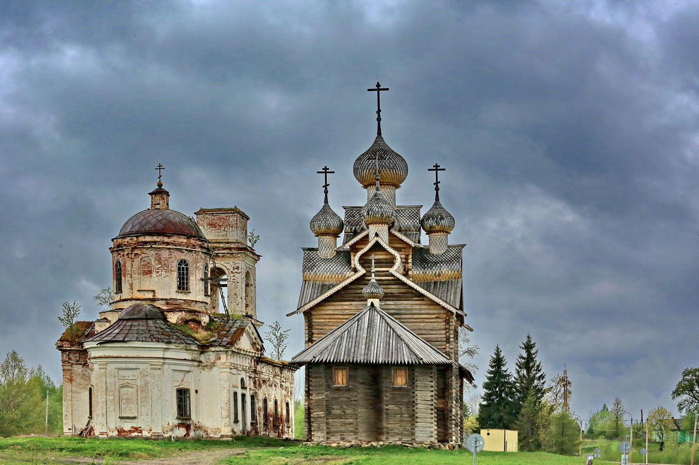 Каменное и деревянное