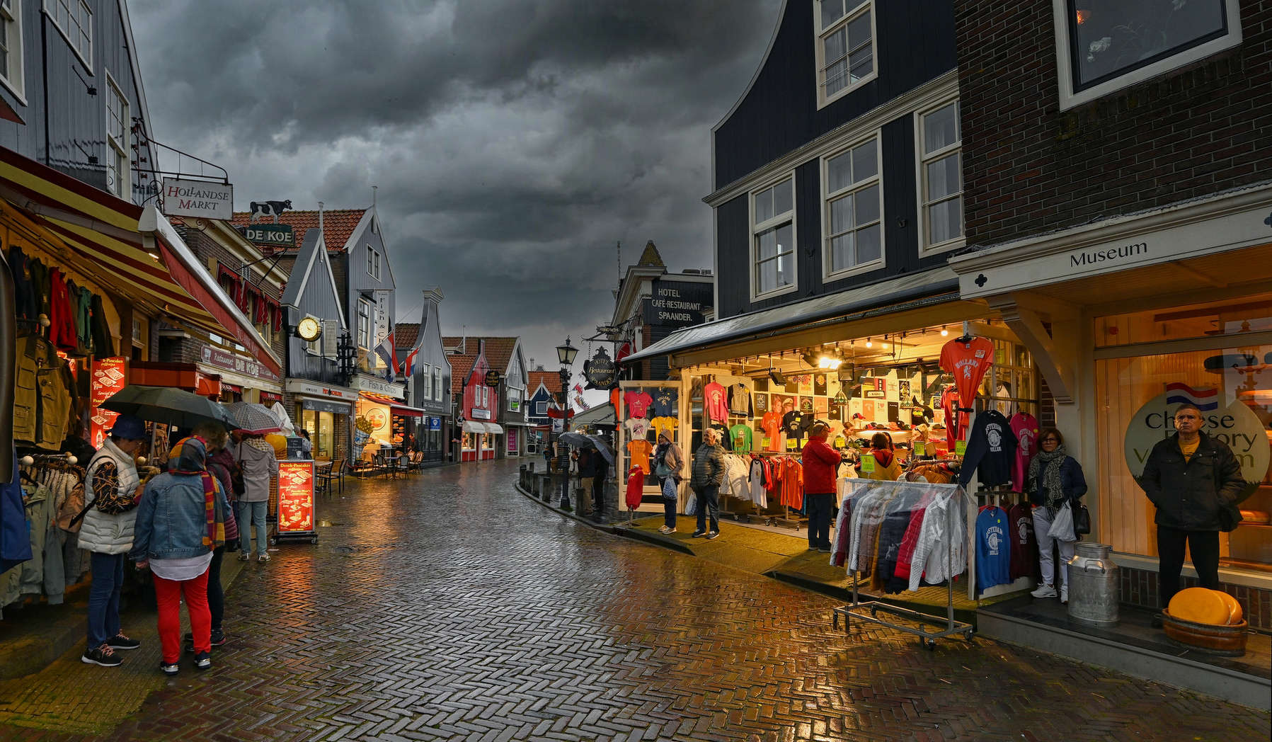 Городская зарисовочка.Волендам
