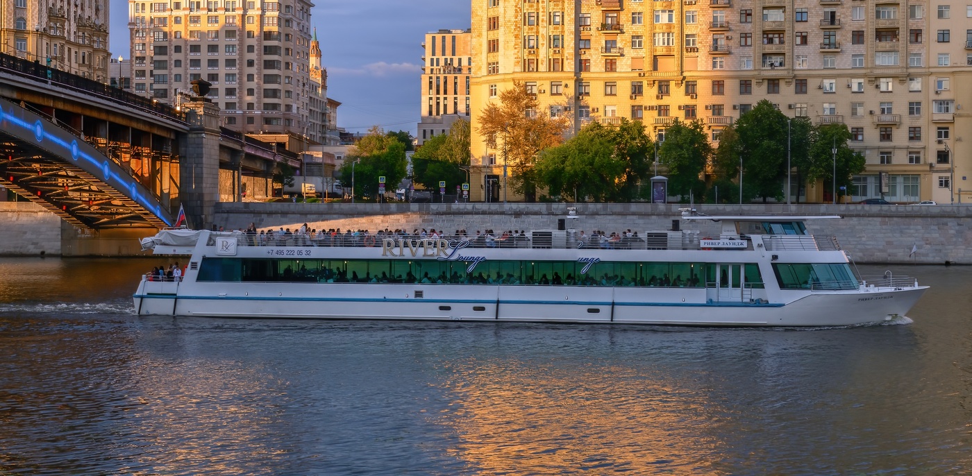 Речная прогулка по Москва-реке