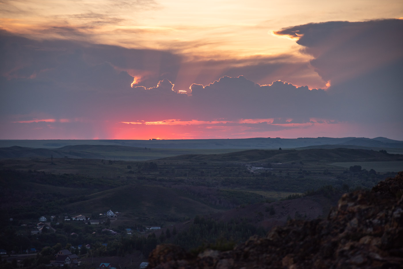 Облака с позолотой заката...