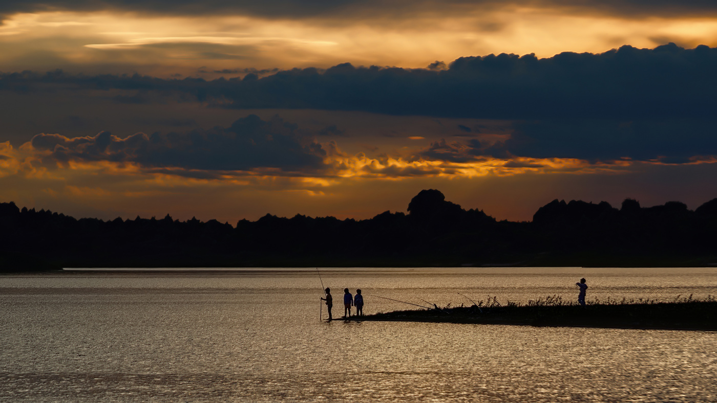 Sonnenuntergang auf dem See.