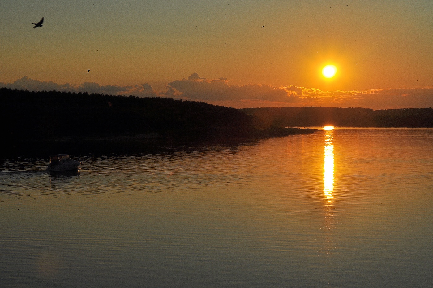 **Вечер на реке.*
