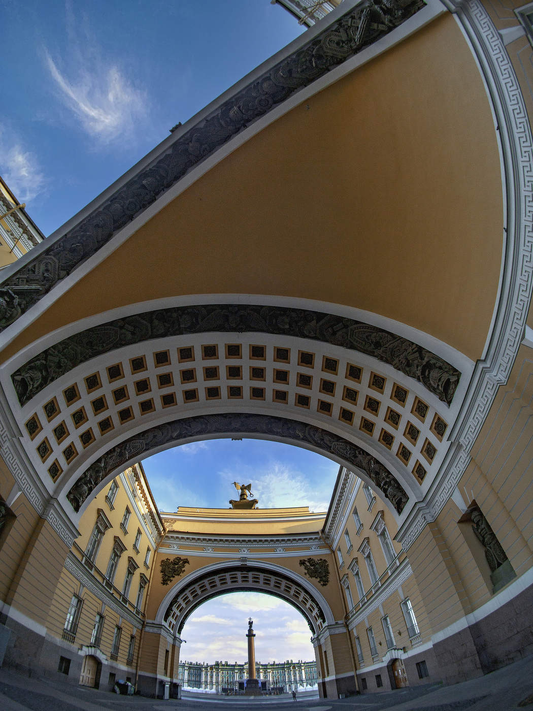 Вид на Дворцовую площадь