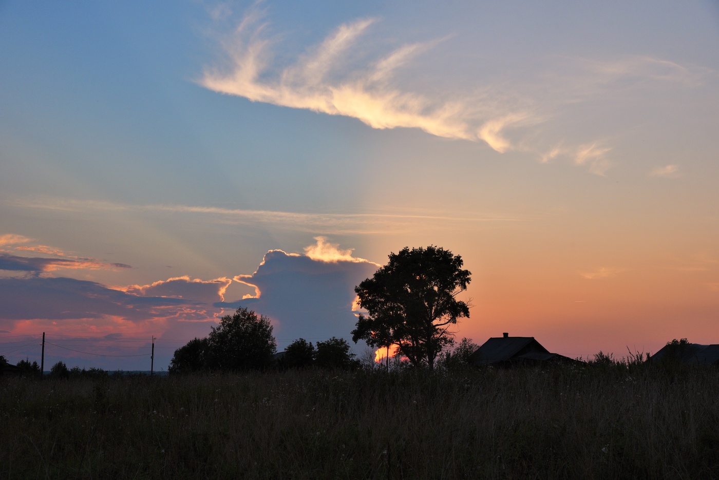 "Тихий, теплый вечер... Сумерки в окно..."