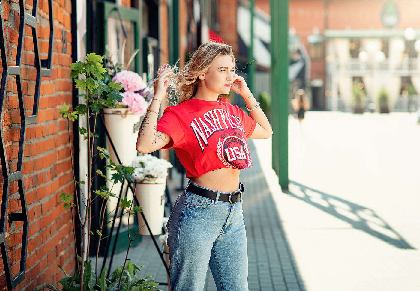 Она слышит волшебную мелодию жизни…