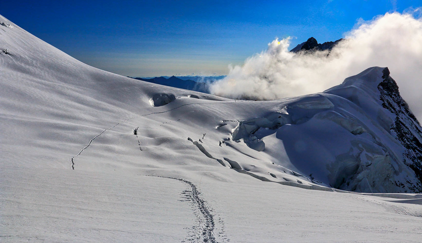 На леднике Менсу