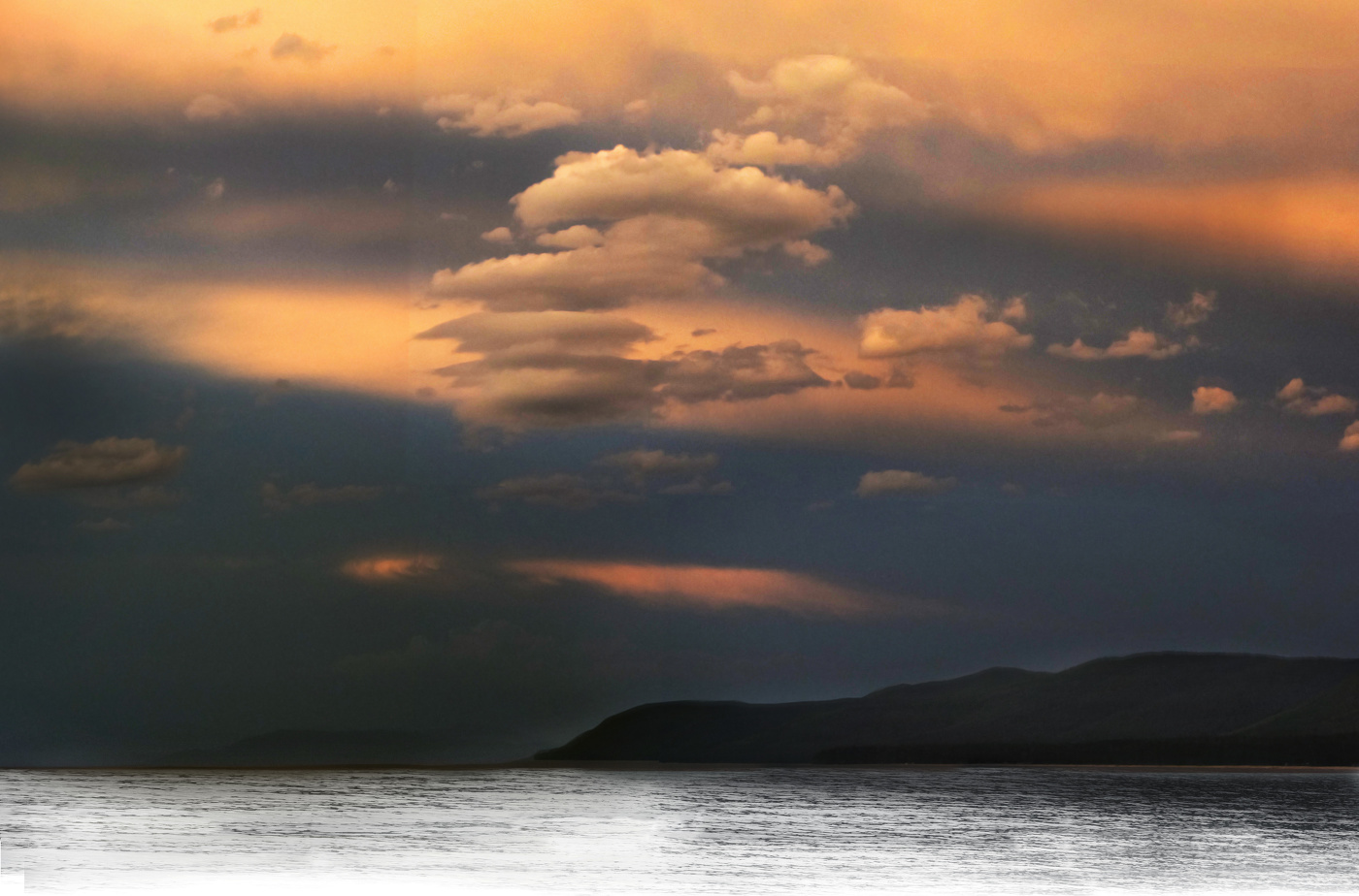 Холодная гладь Байкала