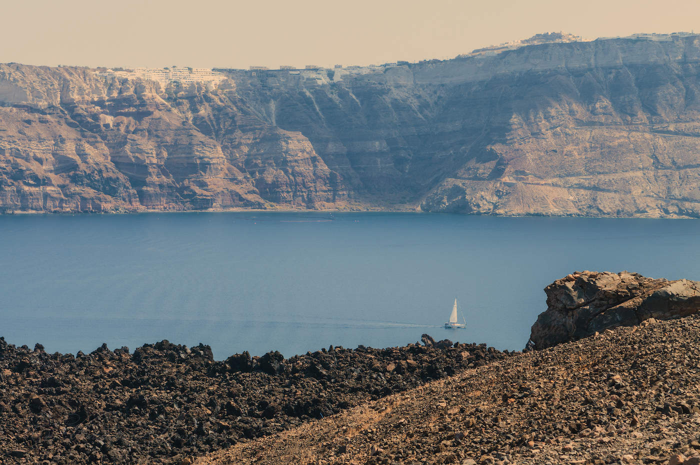 Белеет парус одинокий