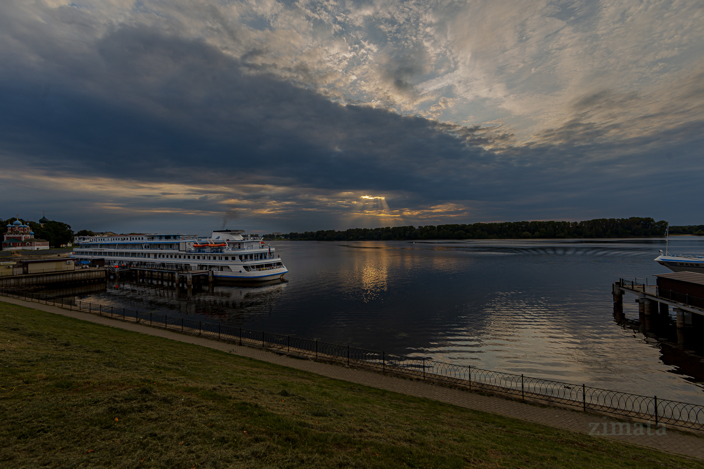Закат на Волге