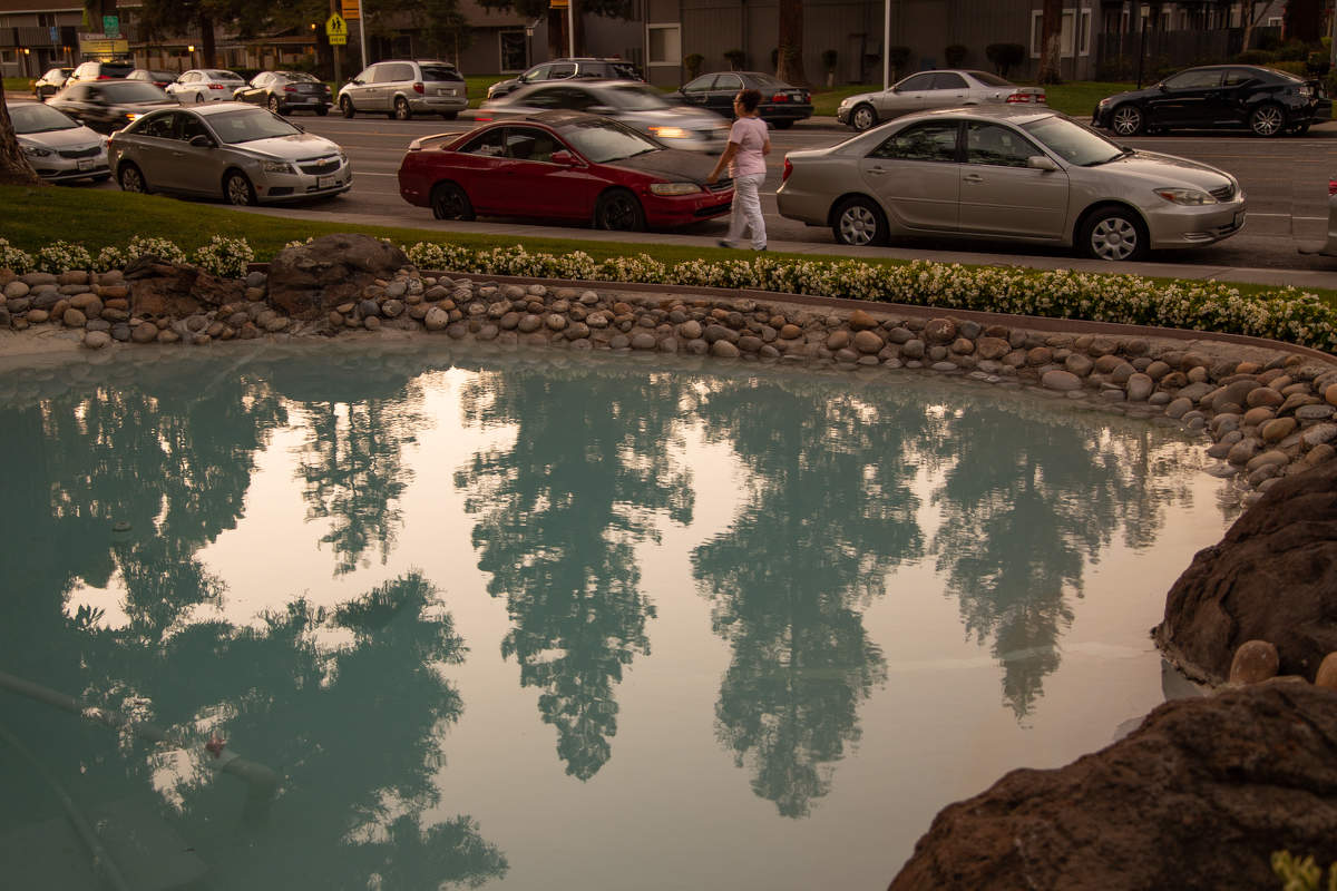 Странная улица...