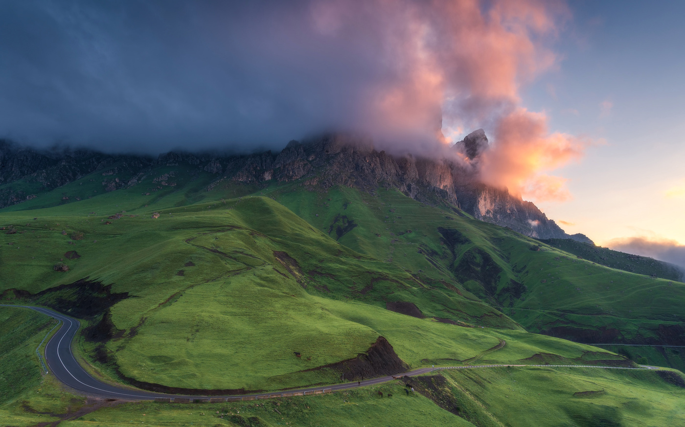 Рассвет на перевале Цей-Лоам