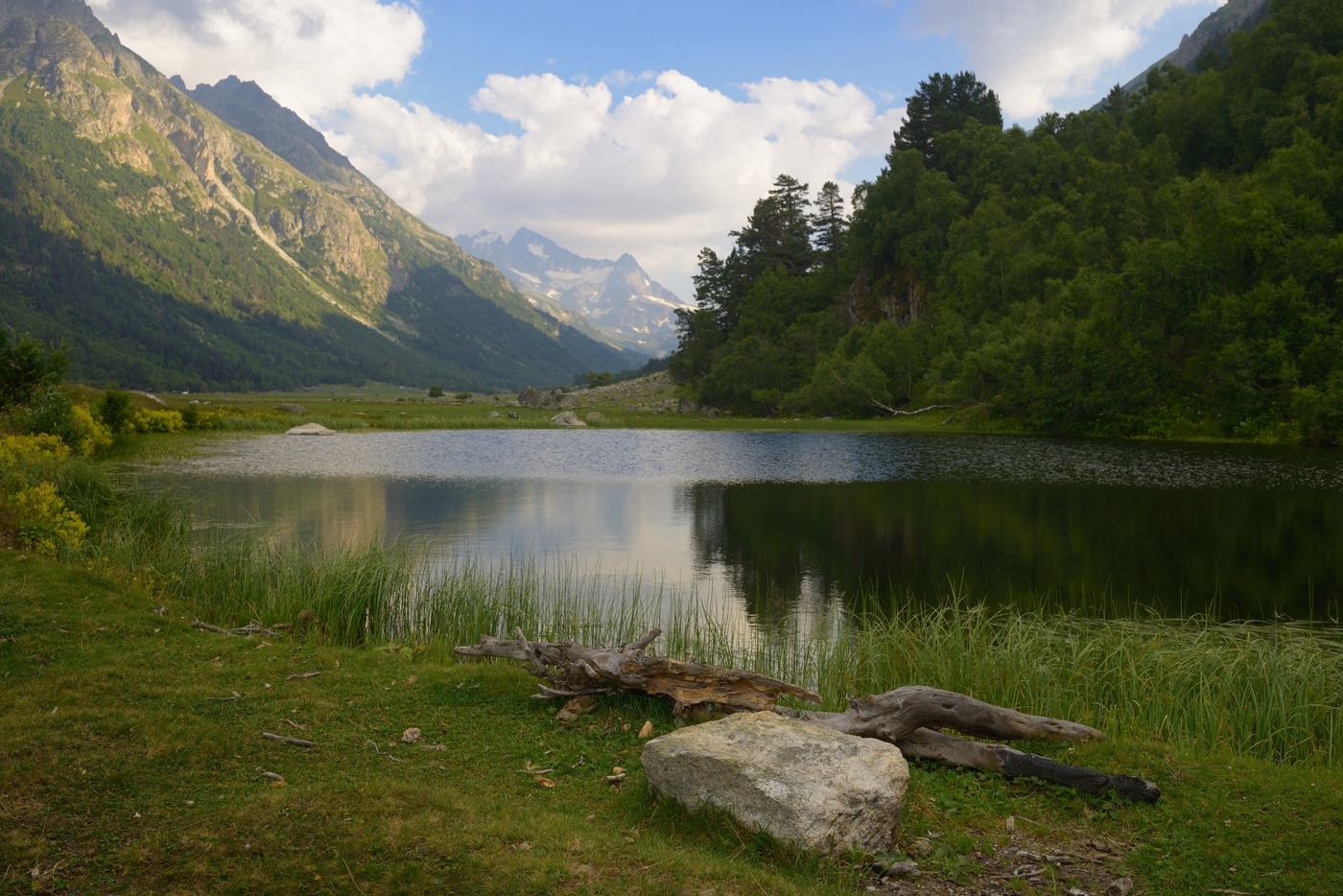 Черное озеро