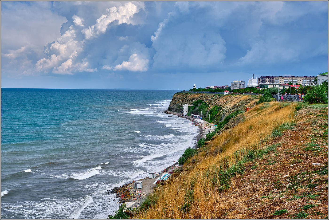 Штормит немного.