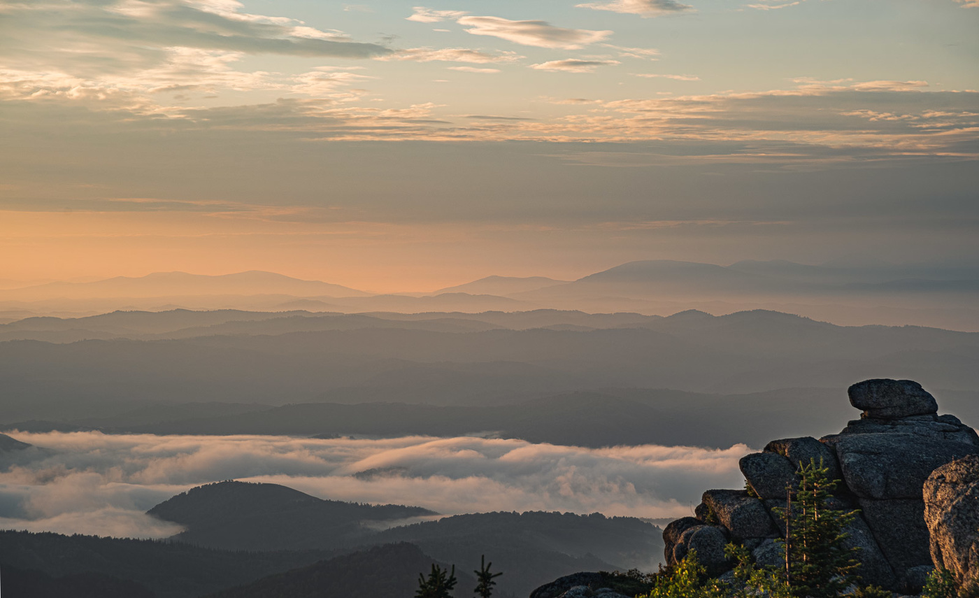 Уже не ищет нужных слов Душа, в восторге замирая...