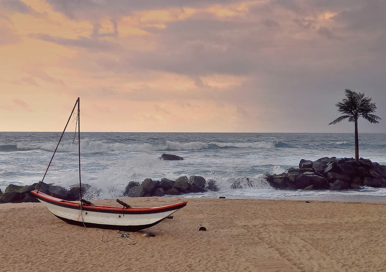 Небо хмурится, океан волнуется