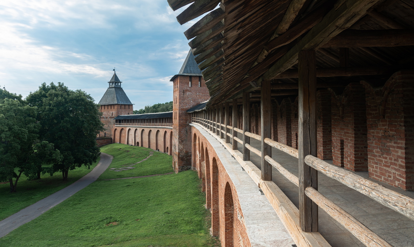 на крепостной стене