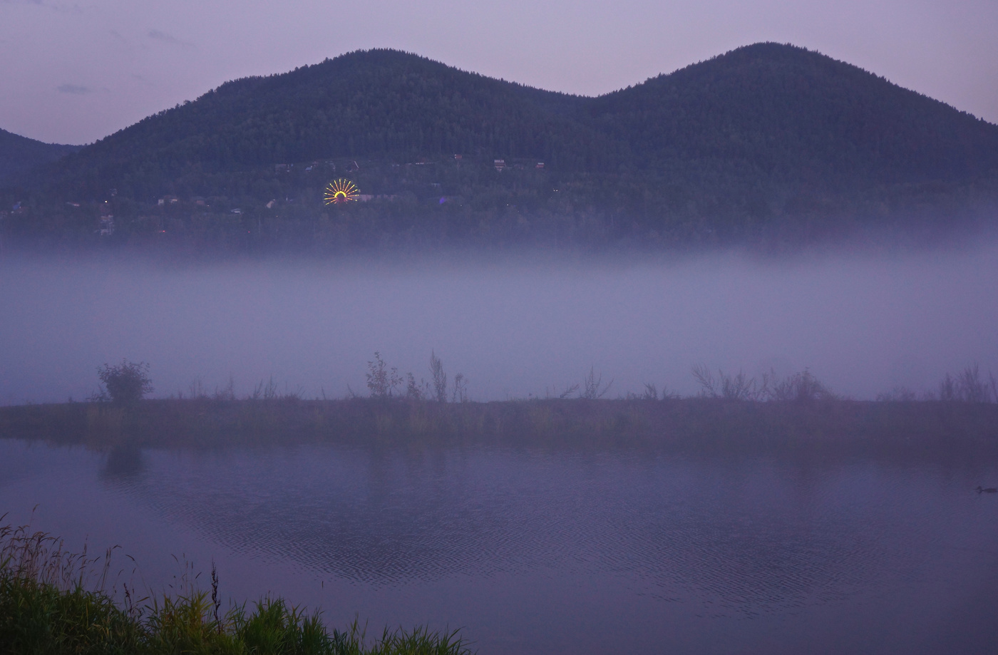 Предосенний туман над Енисеем