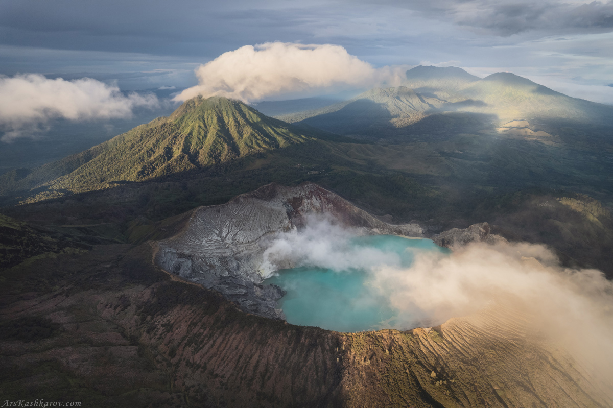 "Вулканы острова Ява"