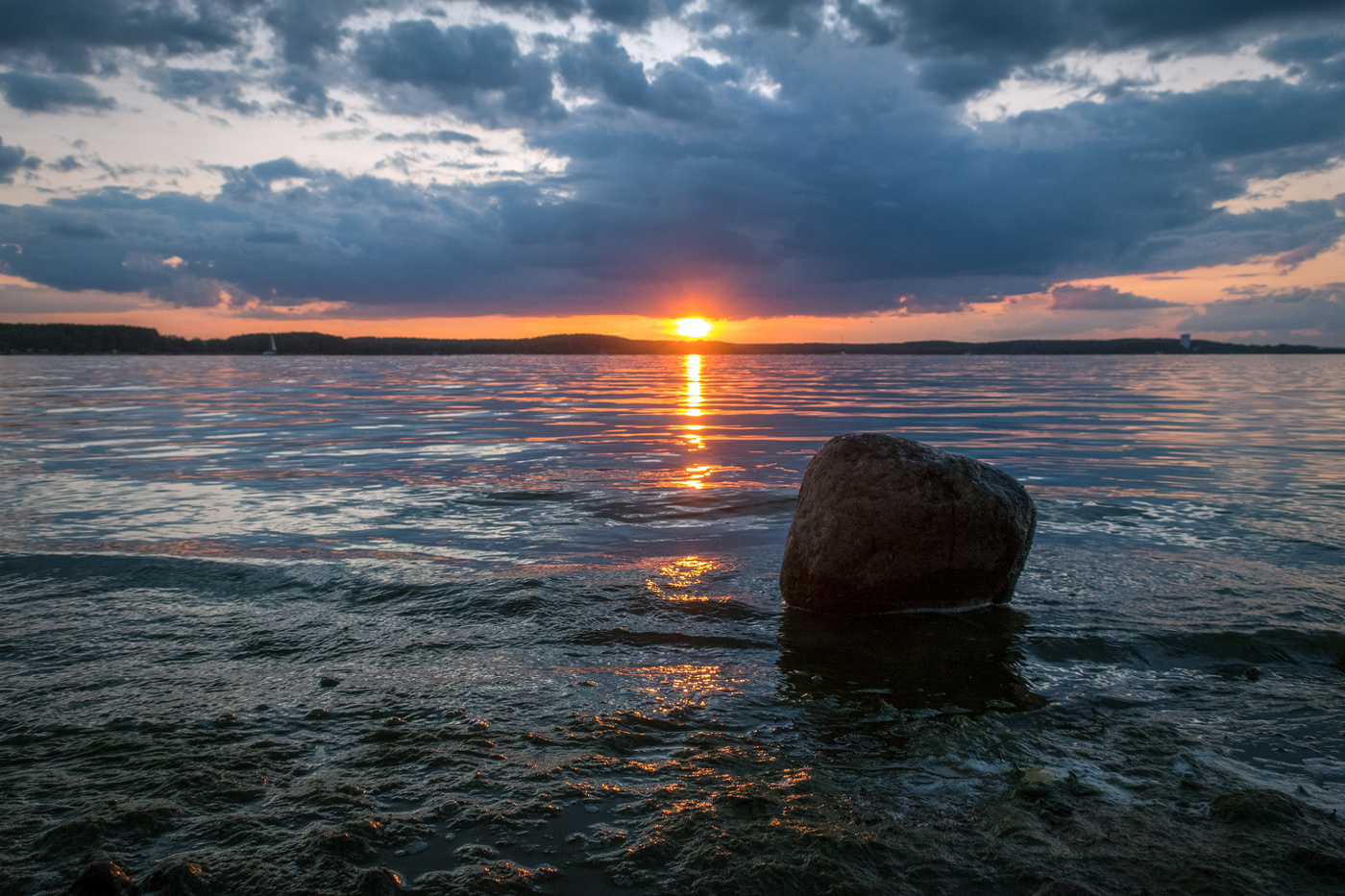 Про камушек