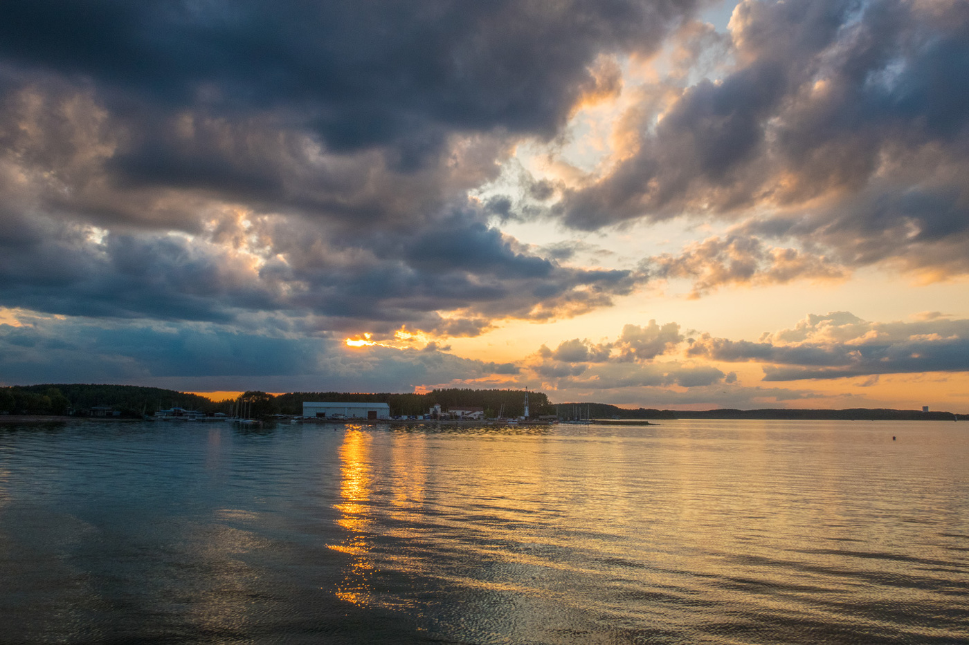 Закат на Минском море