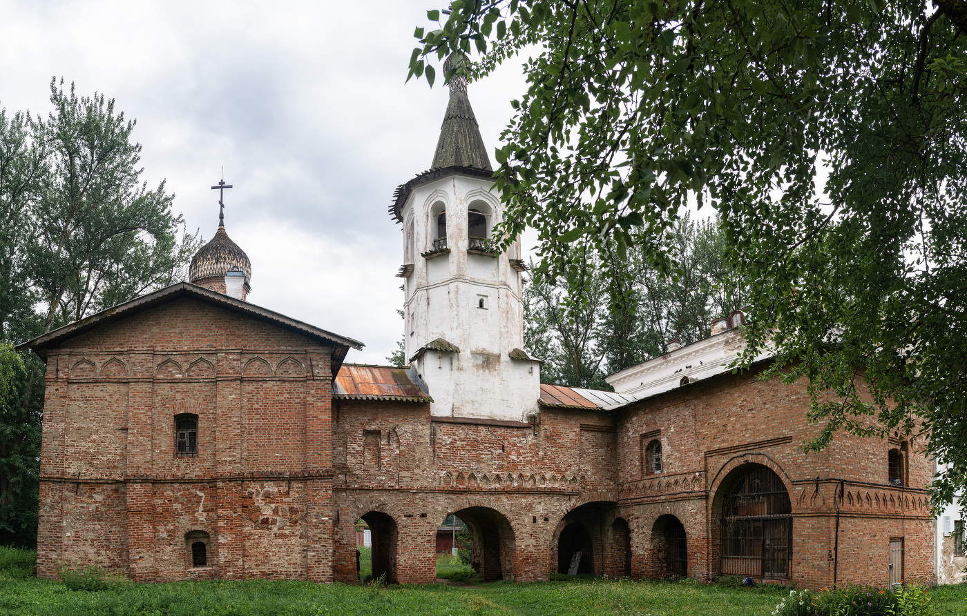 Церковь Архангела Михаила на Торгу и Церковь Благовещения на Торгу