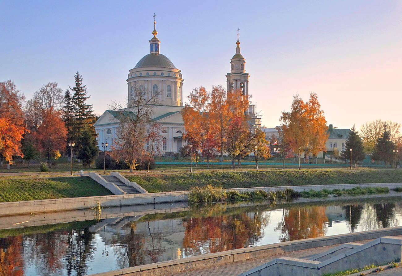 Собор Михаила Архангела в осеннем убранстве