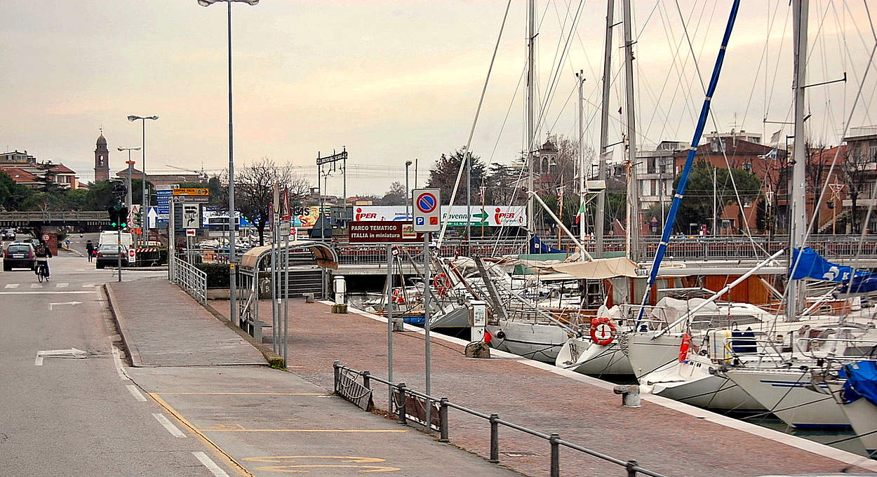 Стоянка яхт в Римини